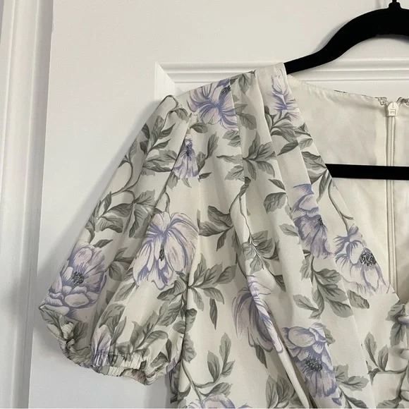 Gal Meets Glam Cassidy Cream Maxi Dress with Lavender Floral Print